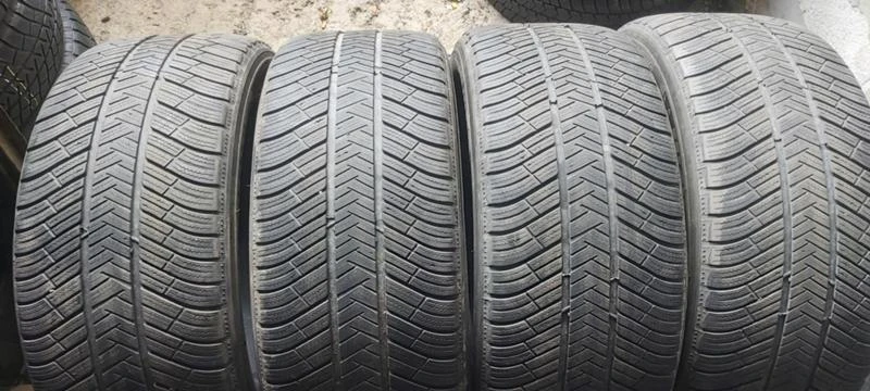 Гуми Зимни 265/45R20, снимка 1 - Гуми и джанти - 35130832