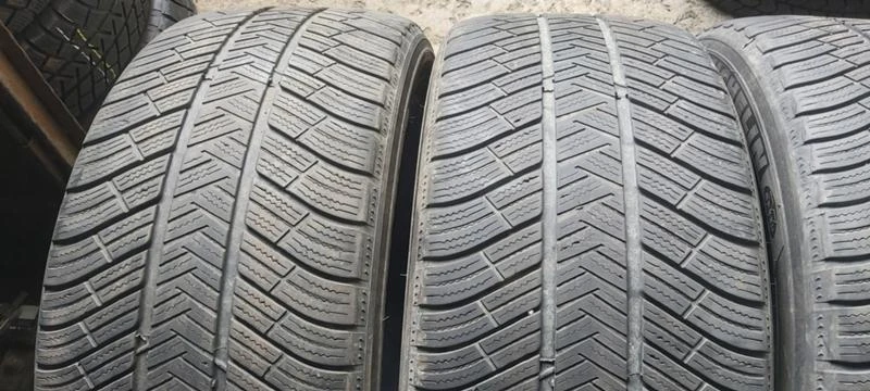 Гуми Зимни 265/45R20, снимка 2 - Гуми и джанти - 35130832