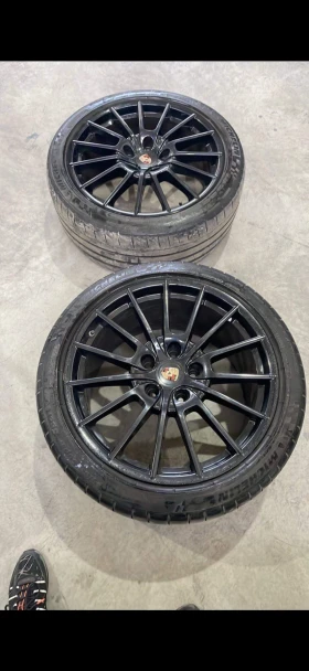 ����� �� �������� �� ���� � ������ 225/25R20 �� Porsche Cayenne