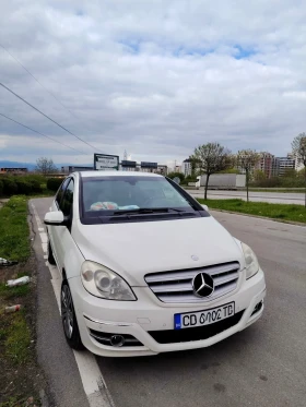 Mercedes-Benz B 180 2 КЛЮЧА Реални Километри Автоматик !, снимка 2