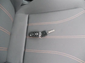 Seat Ibiza 1.2i ЛИЗИНГ!!! РЕАЛНИ КИЛОМЕТРИ+ СЕРВИЗНИ ДОКУМЕНТ, снимка 13