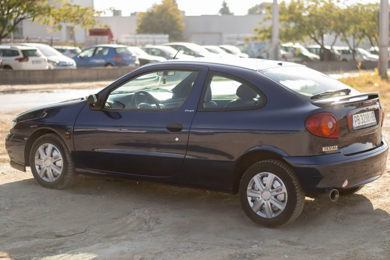 Renault Megane Coach 1.6e, снимка 3 - Автомобили и джипове - 47971538