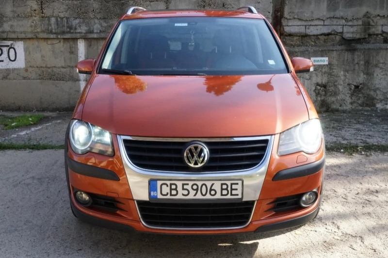 VW Touran Cross Automatic, снимка 3 - Автомобили и джипове - 49018450