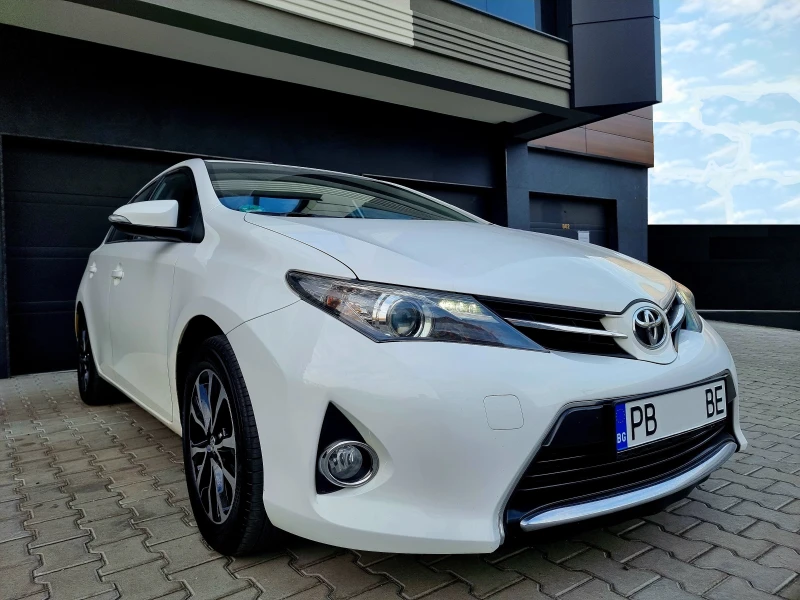 Toyota Auris * 1.6* 132PS* Multimedia* Kamera, снимка 5 - Автомобили и джипове - 48962628