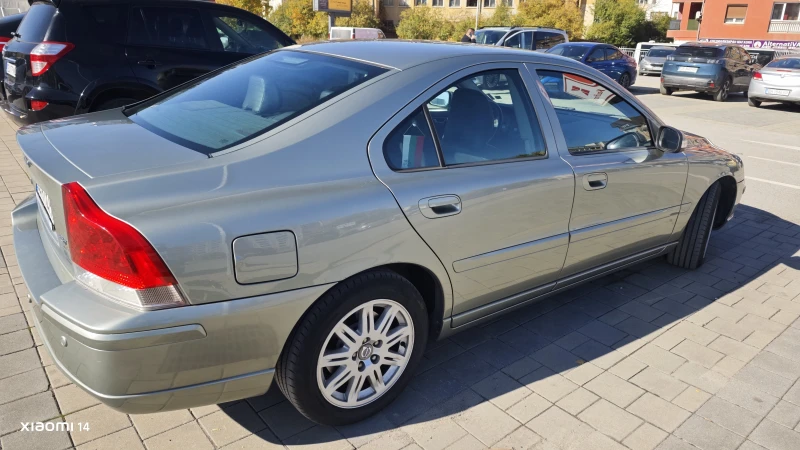 Volvo S60 2.5T, снимка 3 - Автомобили и джипове - 52226049