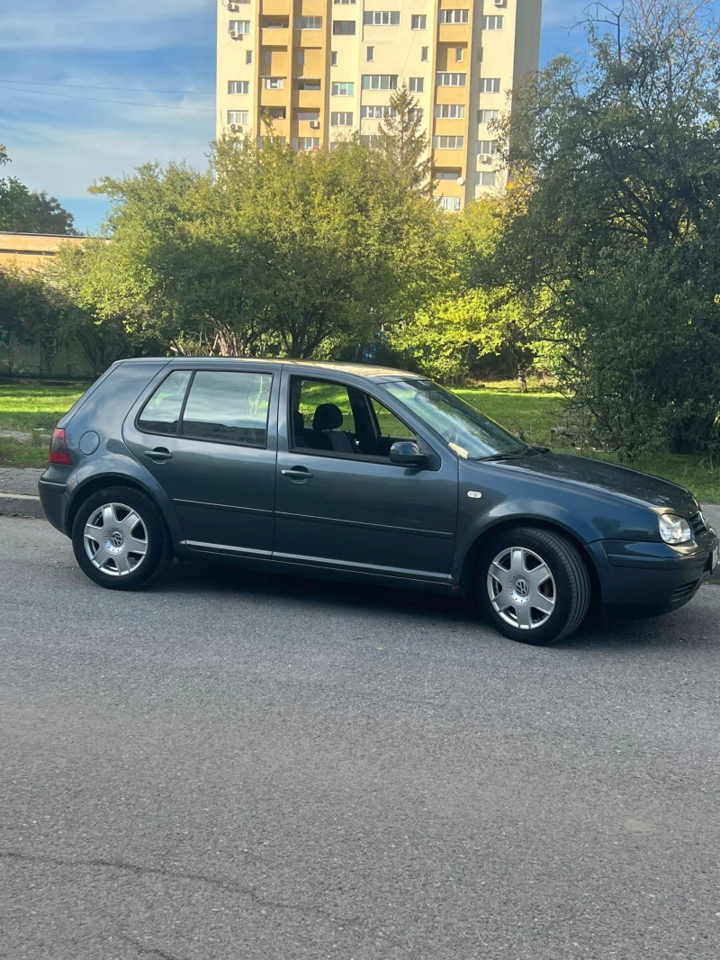 VW Golf 1.6 SR, снимка 3 - Автомобили и джипове - 52355617