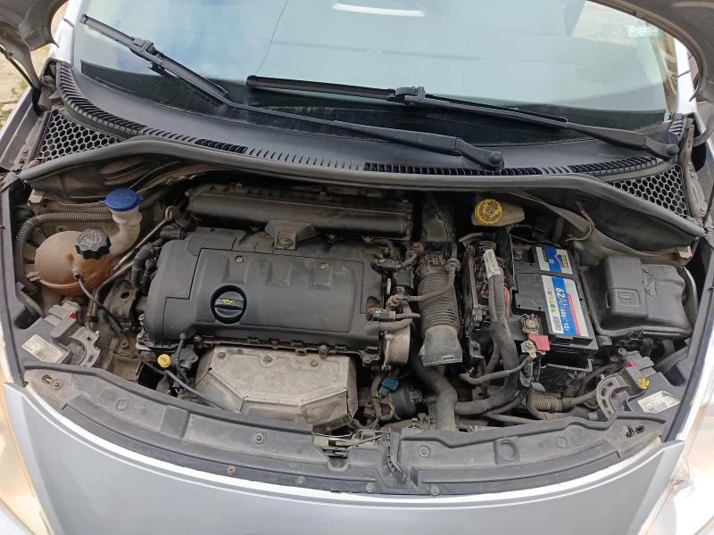 Peugeot 207 1.6i, снимка 12 - Автомобили и джипове - 52594776