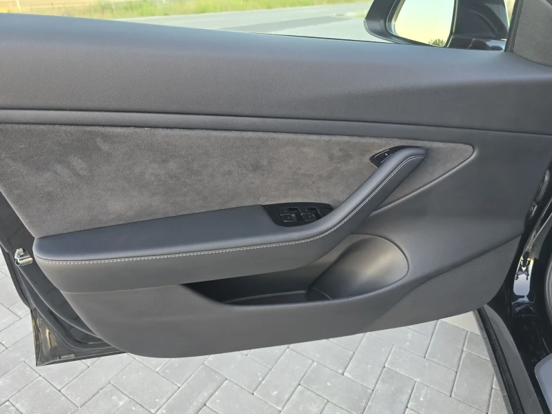 Tesla Model 3 62KW/* 96000KM* * ЕВРОПЕЙСКА ГАРАНЦИЯ ДО 2028, снимка 9 - Автомобили и джипове - 52700207