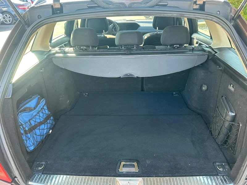 Mercedes-Benz C 180, снимка 11 - Автомобили и джипове - 52756133