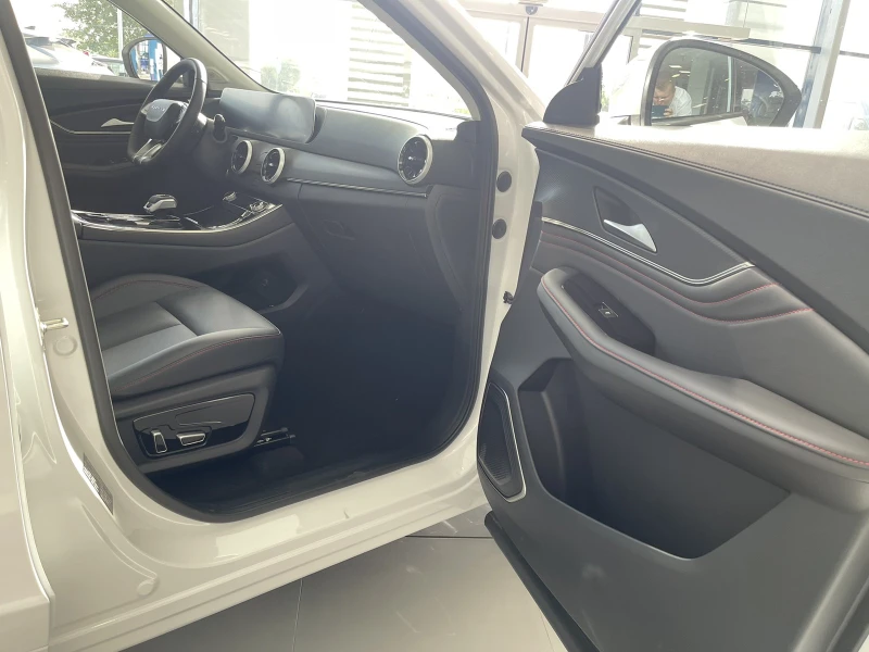 DONGFENG T5-EVO 1.5 T, снимка 13 - Автомобили и джипове - 53185613