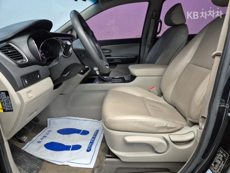 Kia Carnival 2019, снимка 11 - Автомобили и джипове - 53261823