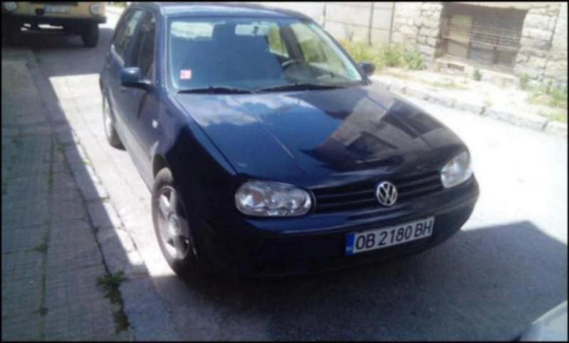 VW Golf GOLF 4 - 1, 6i, снимка 1 - Автомобили и джипове - 47529253