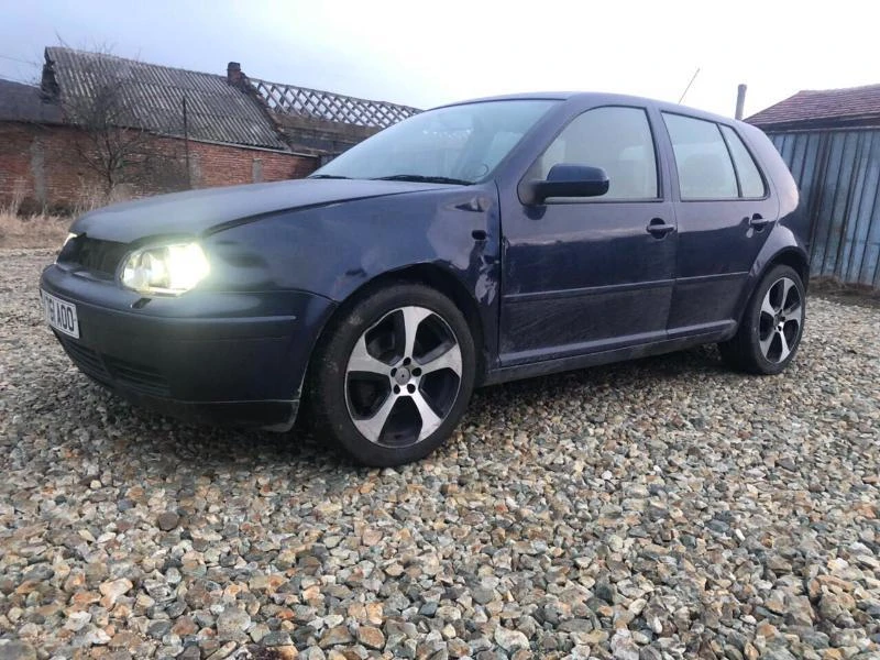 VW Golf 131hp КОЖА КСЕНОН, снимка 2 - Автомобили и джипове - 45090124