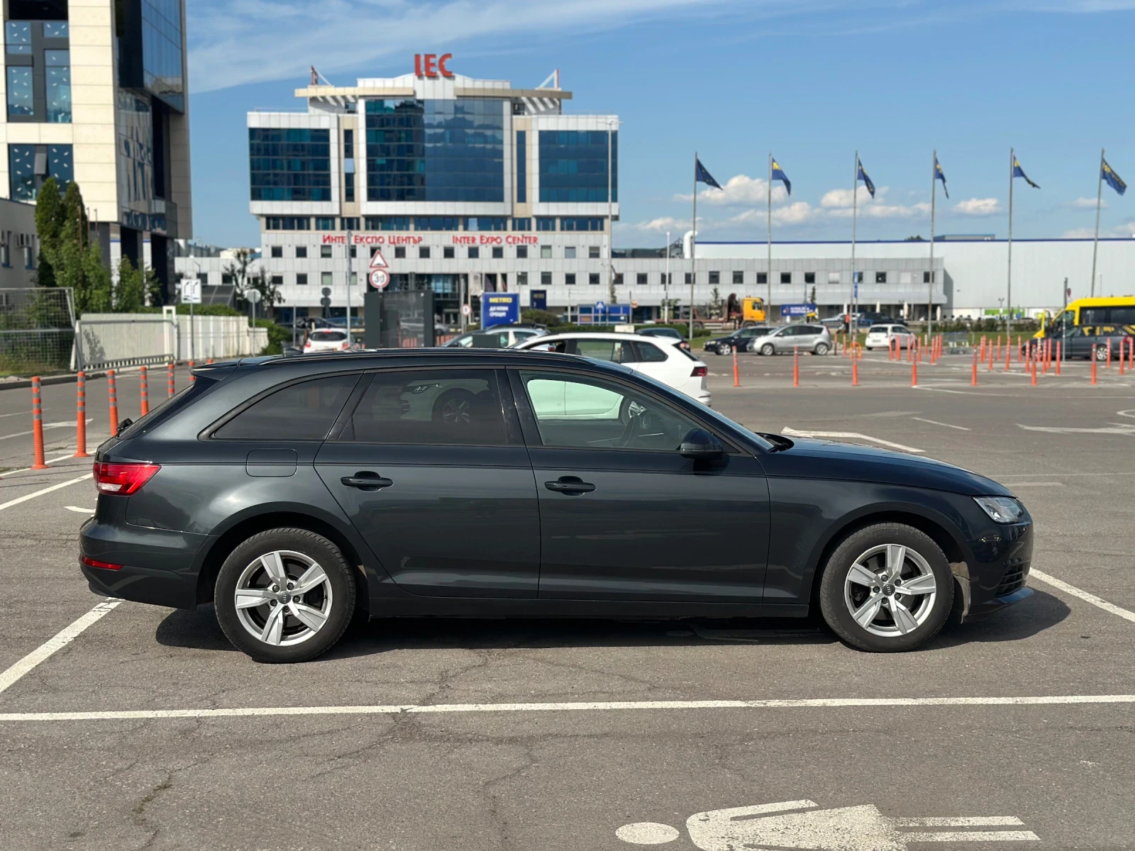 Audi A4 2.0 TDI Avant (B9) - изображение 6