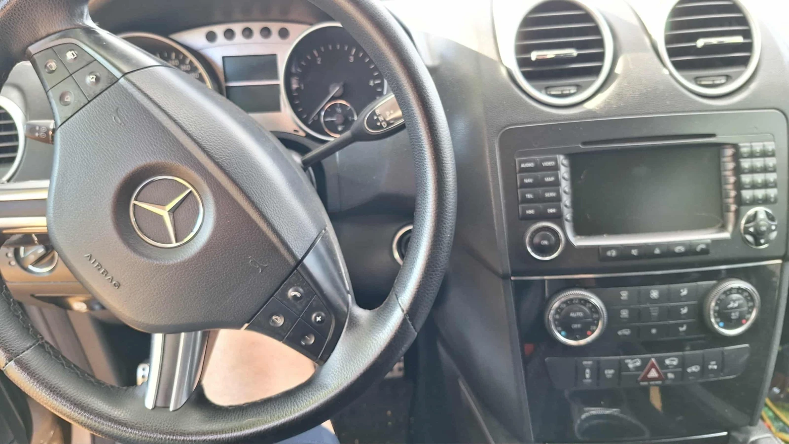 Mercedes-Benz 320  - изображение 7