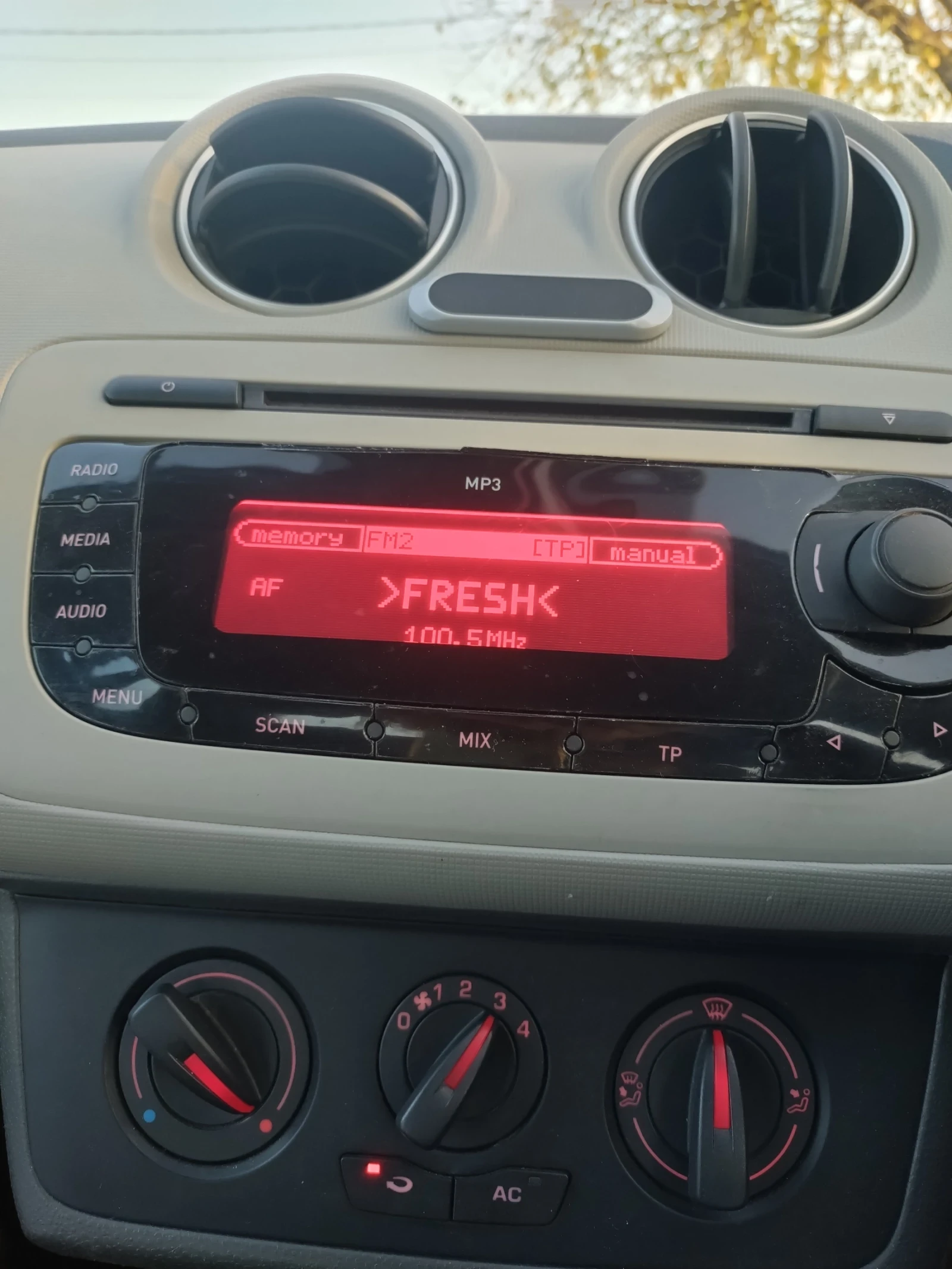 Seat Ibiza  - изображение 2