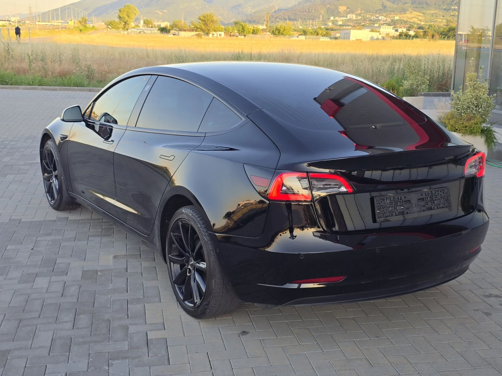 Tesla Model 3 62KW/* 96000KM* * ЕВРОПЕЙСКА ГАРАНЦИЯ ДО 2028 - изображение 6