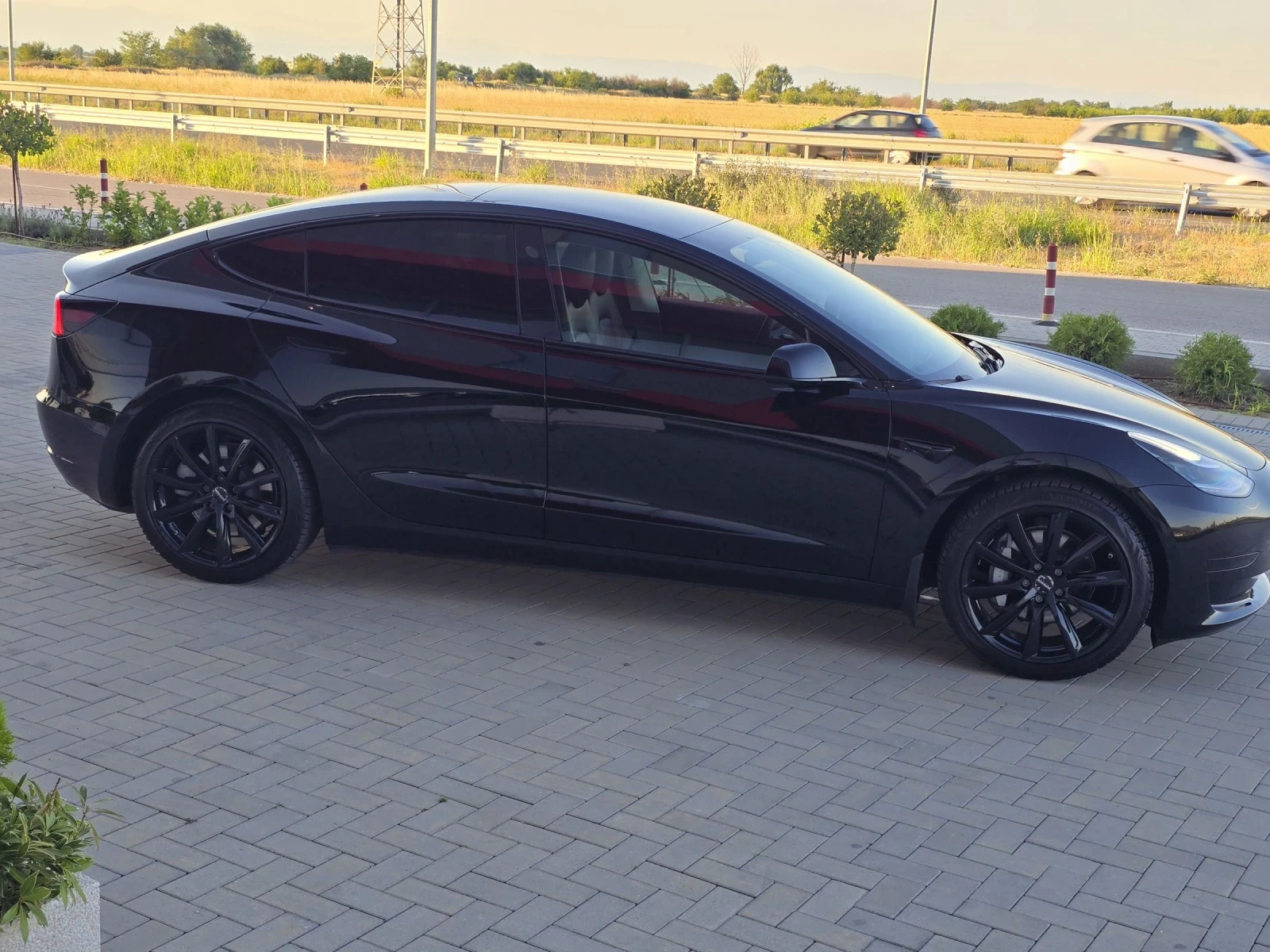 Tesla Model 3 62KW/* 96000KM* * ЕВРОПЕЙСКА ГАРАНЦИЯ ДО 2028 - изображение 3