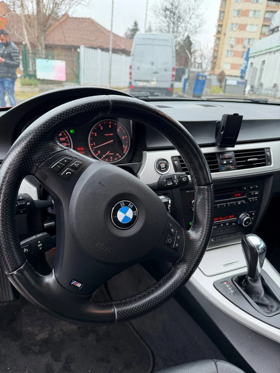 BMW 320, снимка 4 - Автомобили и джипове - 53955061