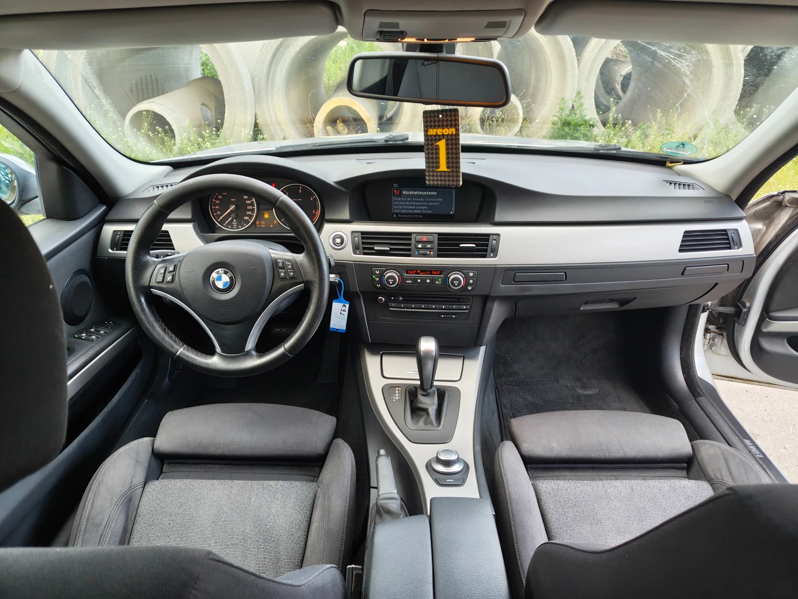 BMW 320 d-177hp-ПРОДАДЕНА, снимка 11 - Автомобили и джипове - 54553086