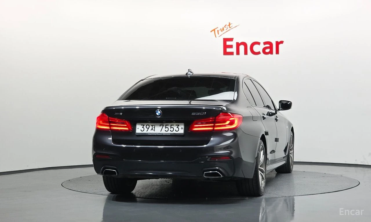 BMW 530 HEAD-UP * ОБДУХВАНЕ * 360 КАМЕРА * АВТОКРЕДИТ, снимка 5 - Автомобили и джипове - 55155060