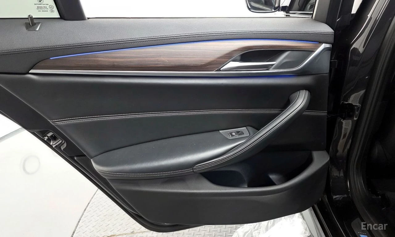 BMW 530 HEAD-UP * ОБДУХВАНЕ * 360 КАМЕРА * АВТОКРЕДИТ, снимка 16 - Автомобили и джипове - 55155060