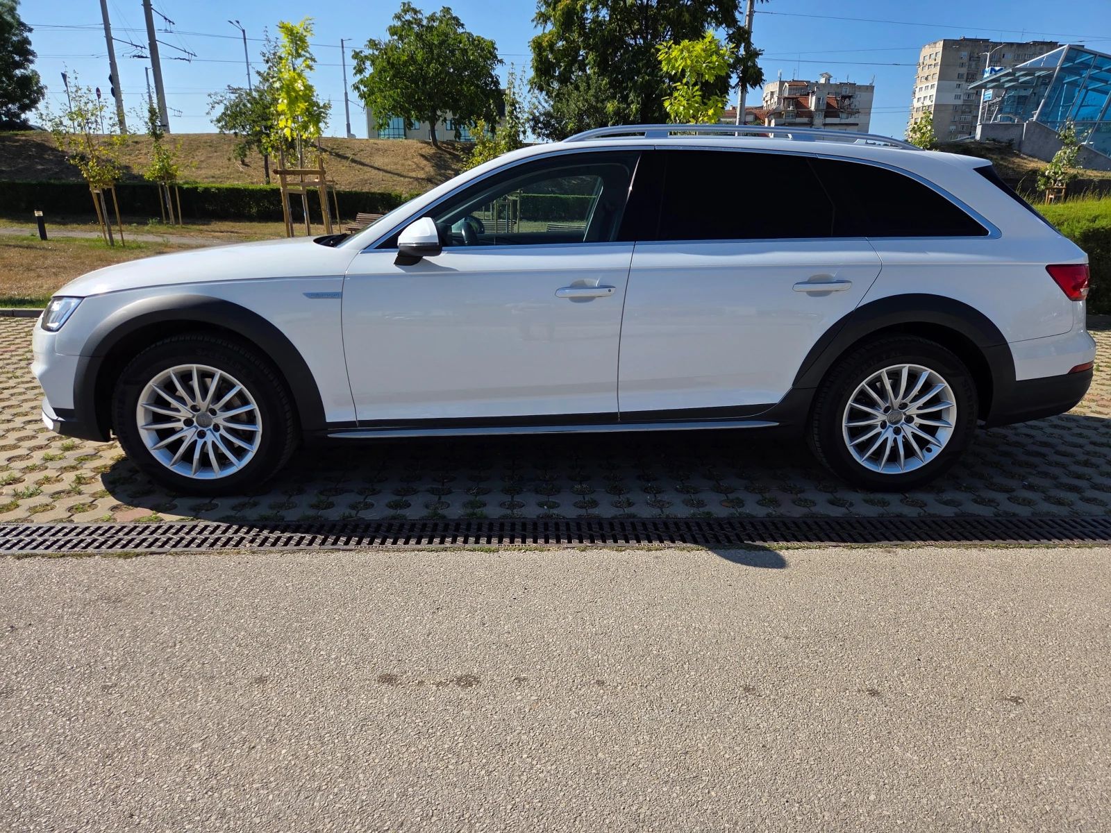 Audi A4 Allroad 3.0TDI QUATTRO, снимка 2 - Автомобили и джипове - 55498882