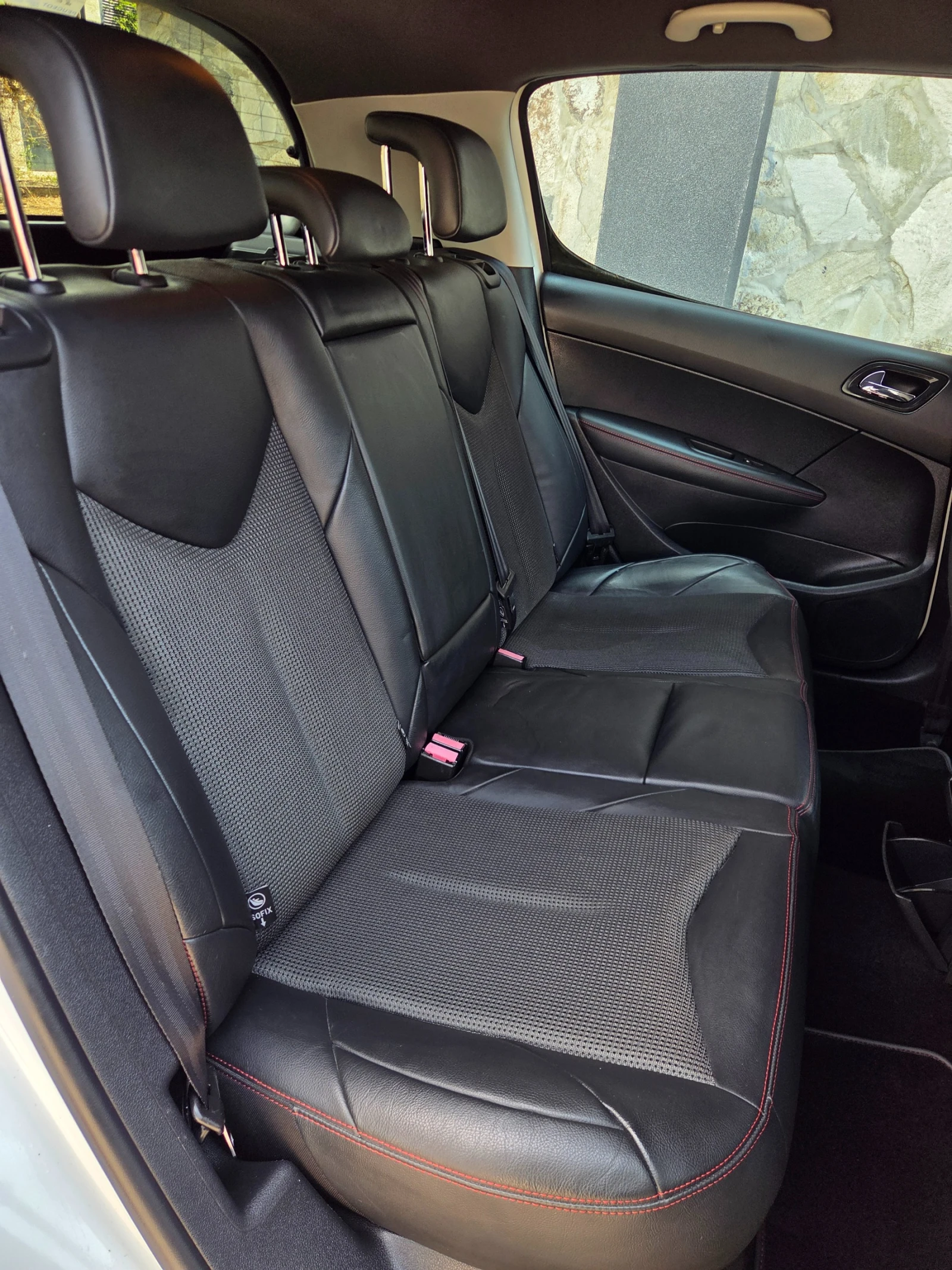 Peugeot 308 Sportium 1.6HDi 112к.с. КОЖА* NAVI* УНИКАТ, снимка 10 - Автомобили и джипове - 55595518