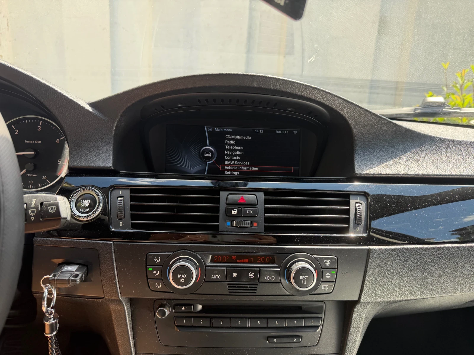 BMW 320, снимка 4 - Автомобили и джипове - 55672400