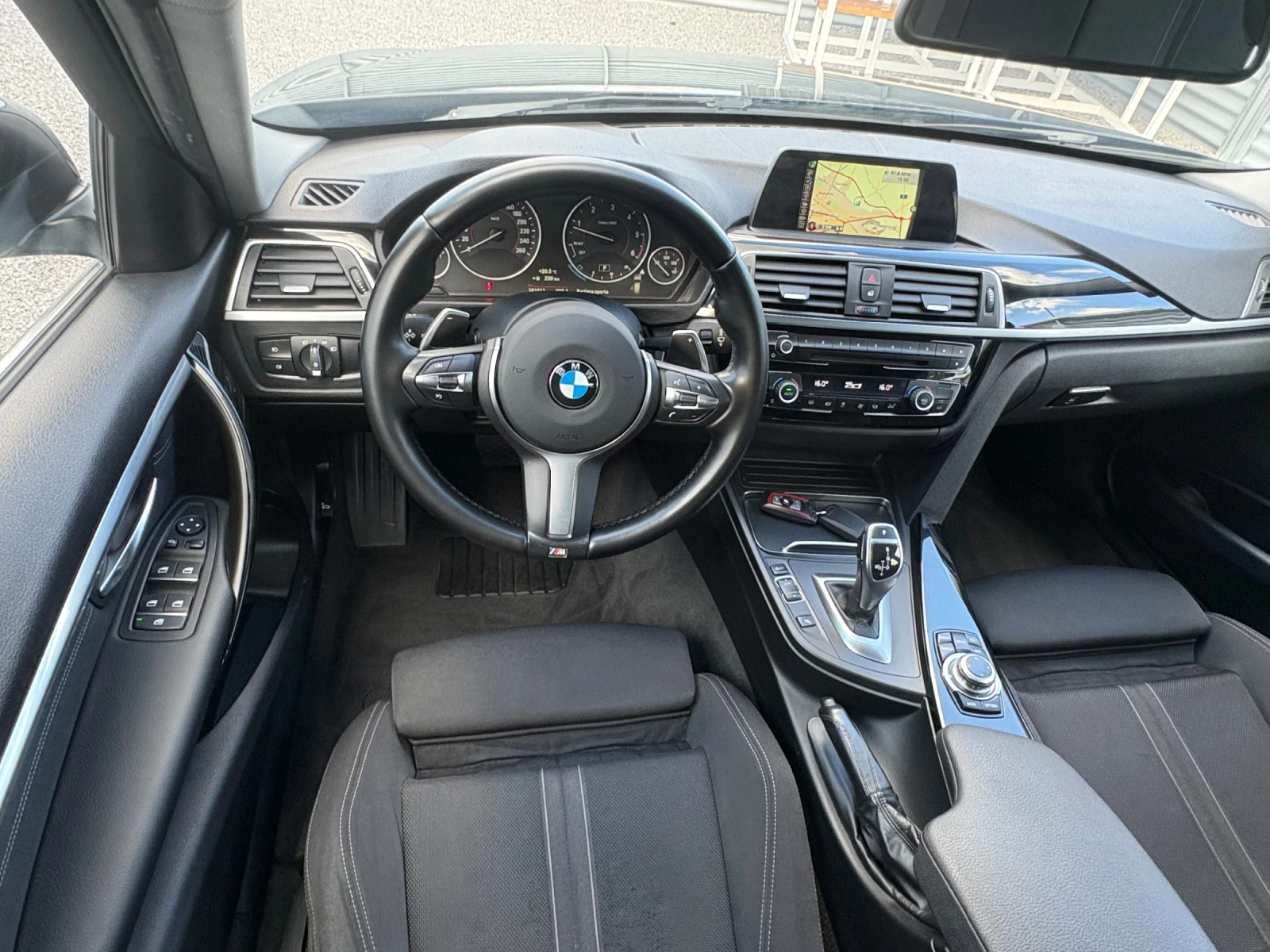 BMW 320 2.0D-X-DRIVE-Msport-ПАНОРАМА, снимка 12 - Автомобили и джипове - 56260205