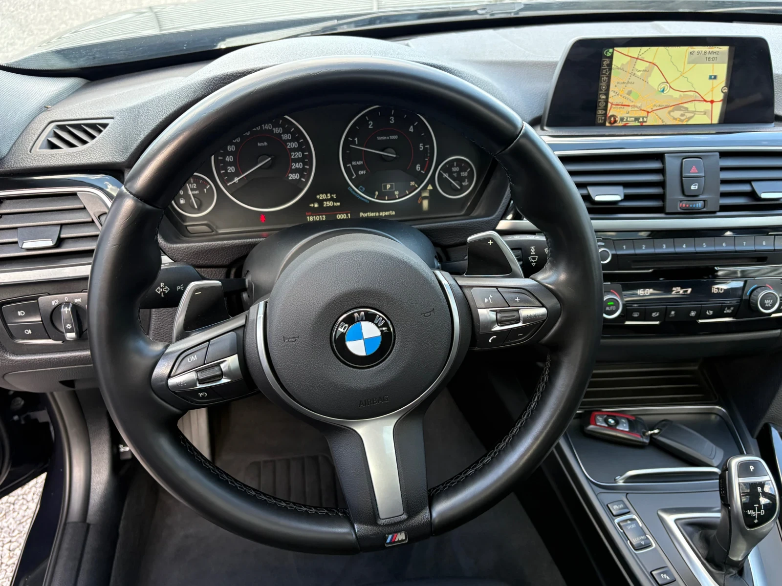 BMW 320 2.0D-X-DRIVE-Msport-ПАНОРАМА, снимка 13 - Автомобили и джипове - 56260205