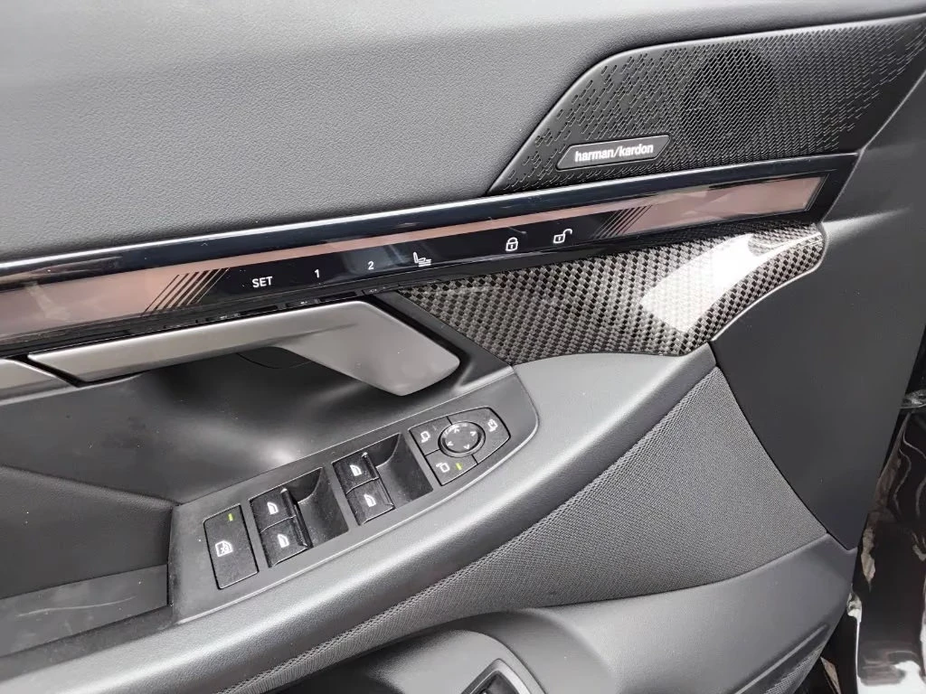 BMW i5 xDRIVE40/394HP/MSPORT/H&K/360/HUD/928z | Mobile.bg � ����������� 15