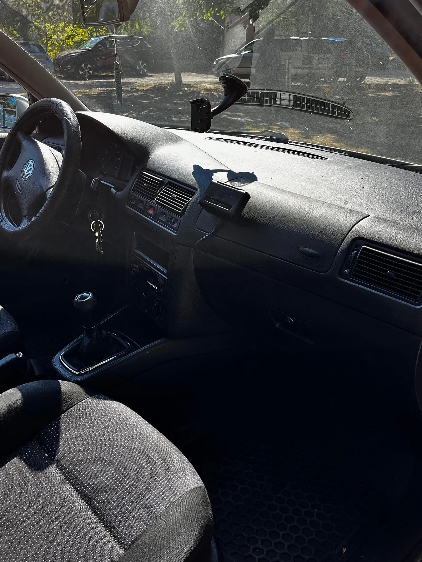 VW Golf 1.6i, снимка 6 - Автомобили и джипове - 56616638