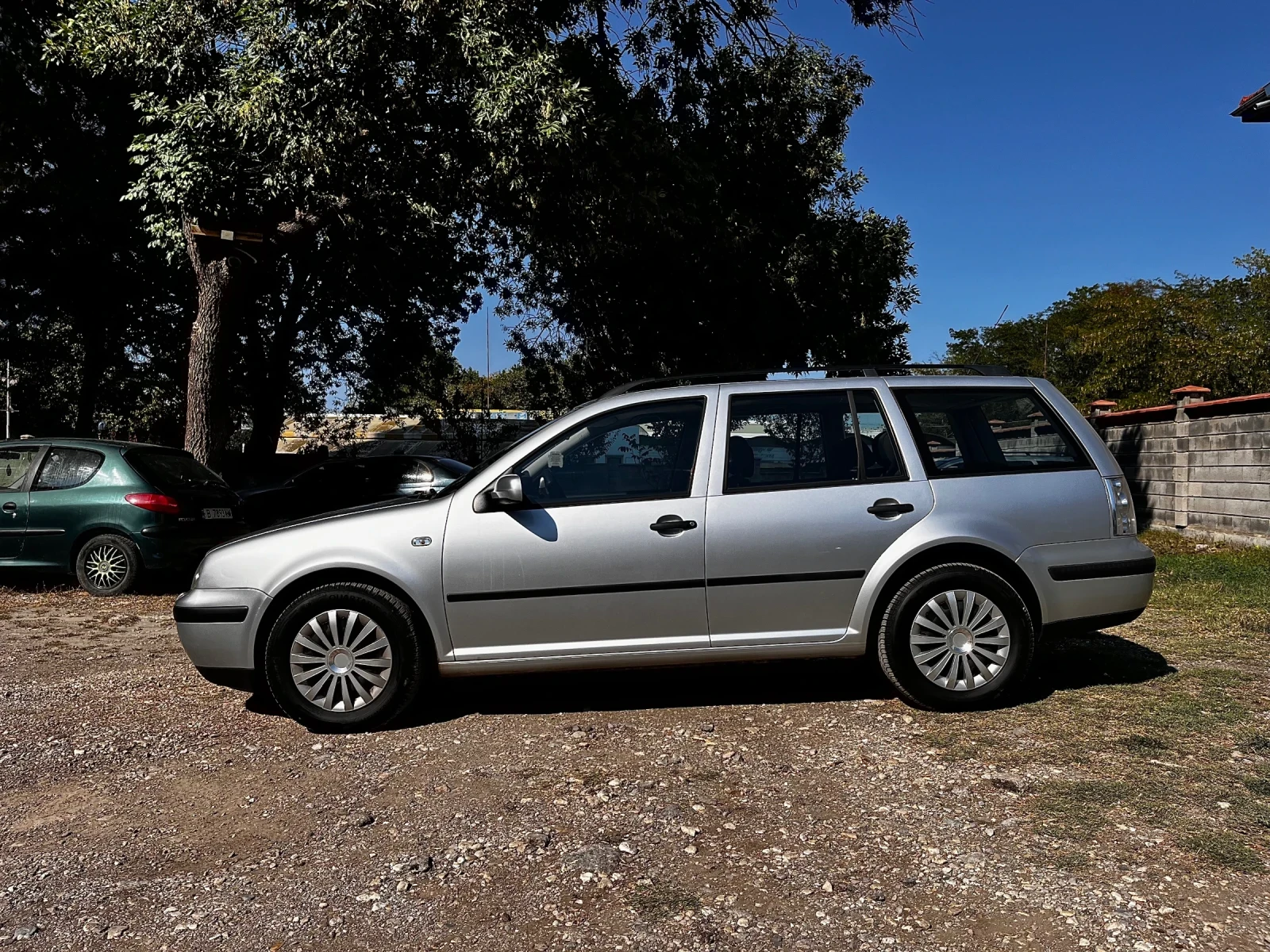 VW Golf 1.6i, снимка 3 - Автомобили и джипове - 56616638