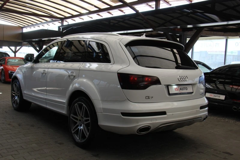 Audi Q7 V12TDI/BOSE/Керамика/RSE/6+1, снимка 4 - Автомобили и джипове - 44174587