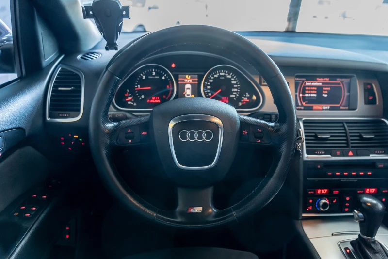 Audi Q7 3.0 d, снимка 8 - Автомобили и джипове - 49584428