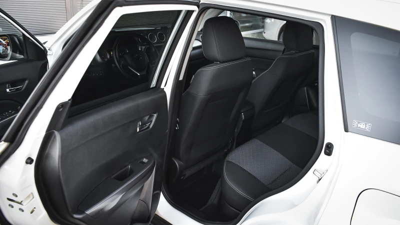 Suzuki Vitara 1.4 BoosterJet Comfort, снимка 9 - Автомобили и джипове - 50350981