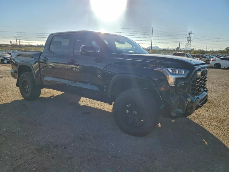 Toyota Tundra  4WD SR5 CREWMAX 5.5' Bed, снимка 4 - Автомобили и джипове - 52818061