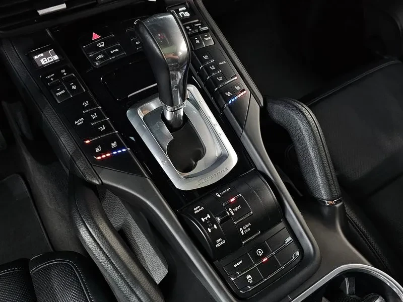 Porsche Cayenne 3.0 Diesel, снимка 9 - Автомобили и джипове - 56224161