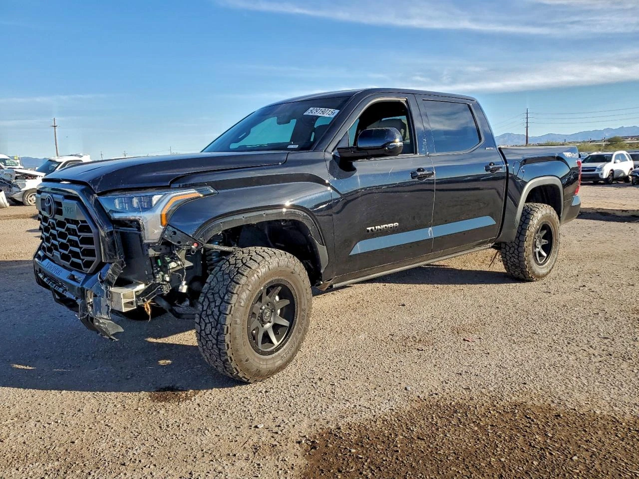 Toyota Tundra  4WD SR5 CREWMAX 5.5' Bed, снимка 1