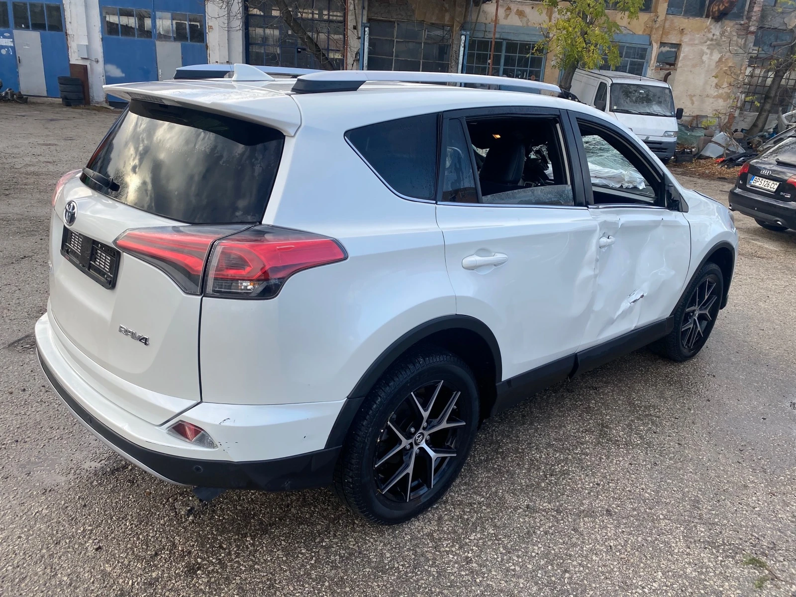 Toyota Rav4 2.0d4d 2017г - изображение 6