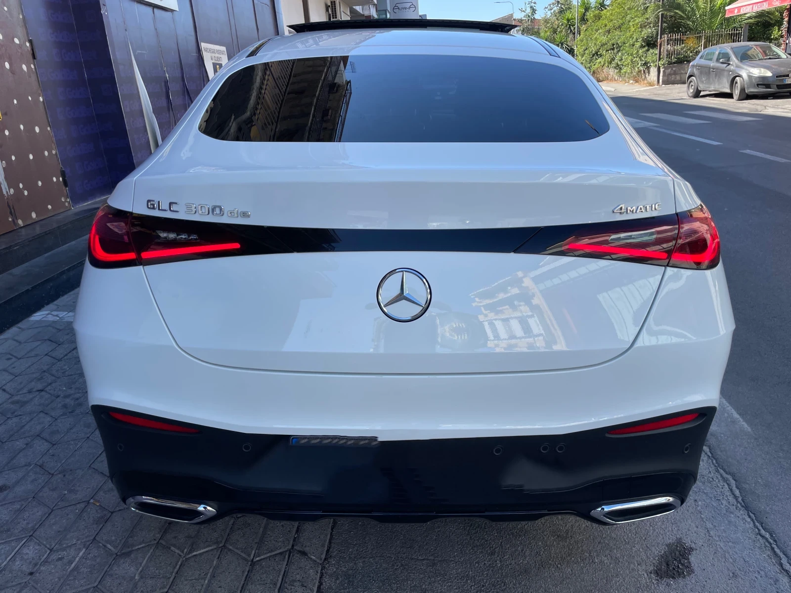 Mercedes-Benz GLC 300 De 4 Matik Дизел Хибрид /Ток/ AMG Панорама - изображение 7