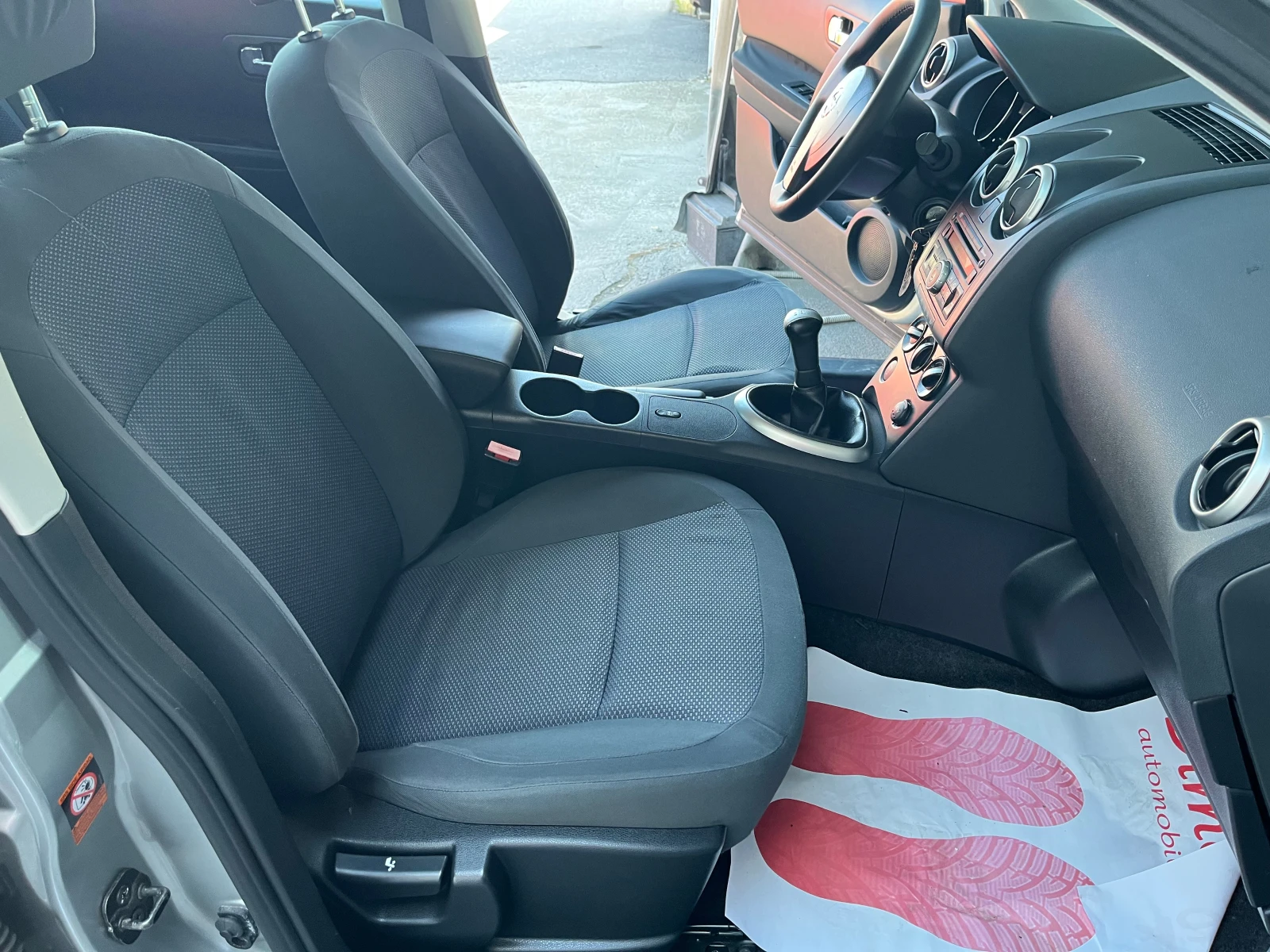 Nissan Qashqai 1.6 i 114k.c - изображение 8