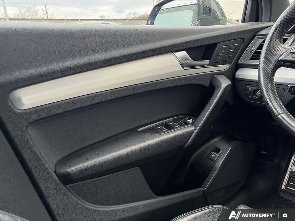 Audi Q5  45 2.0T Progressiv| PANORAMA| LANE ASSIST| CARFAX, снимка 17 - Автомобили и джипове - 53875004