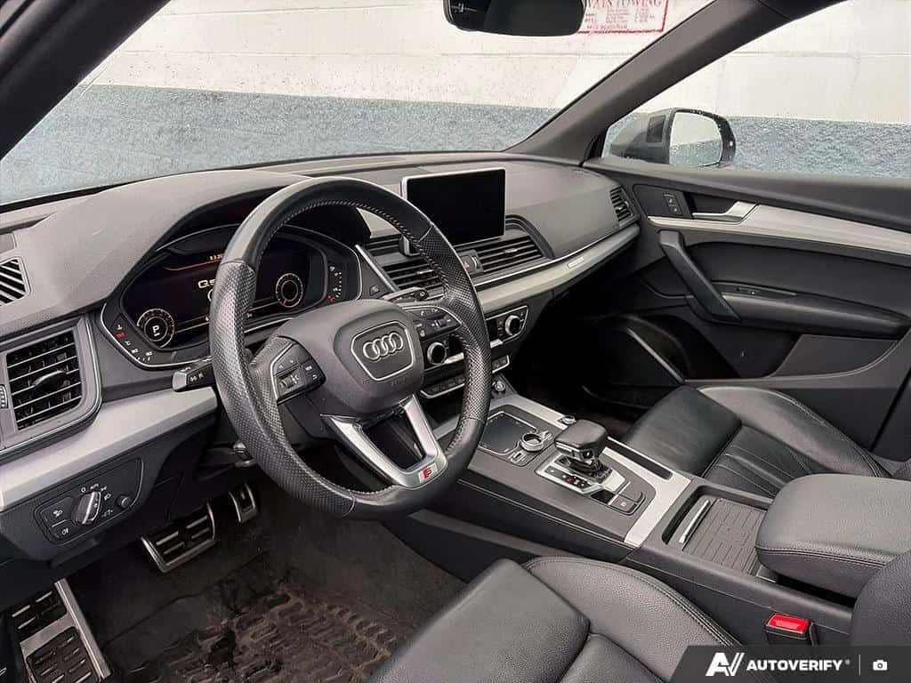 Audi Q5  45 2.0T Progressiv| PANORAMA| LANE ASSIST| CARFAX, снимка 13 - Автомобили и джипове - 53875004