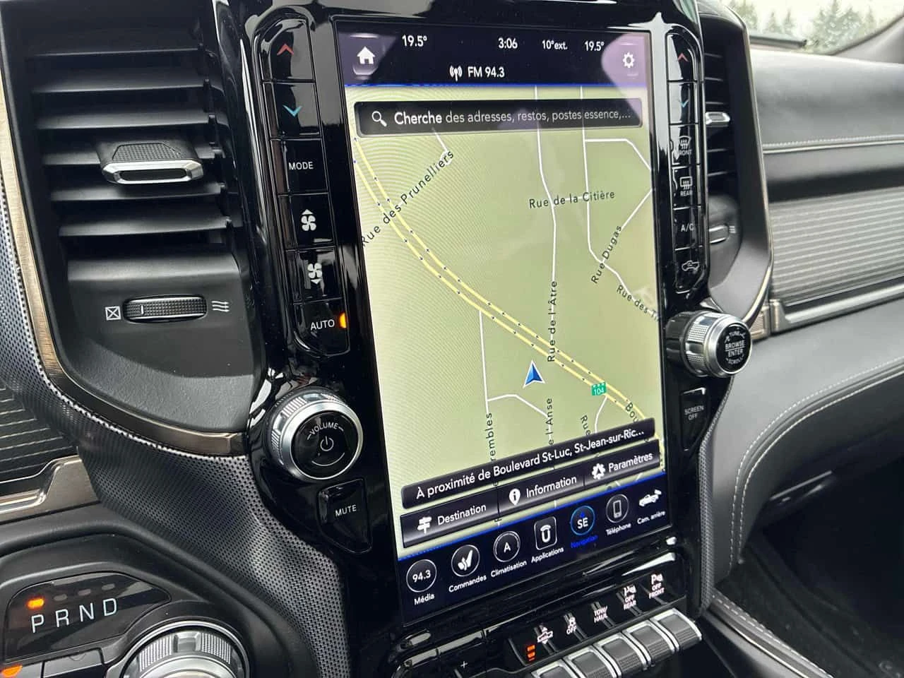 Dodge RAM 1500 Limited/360/Harman Kardon /ОБДУХВАНЕ/ВЪЗДУХ , снимка 14 - Автомобили и джипове - 54562549