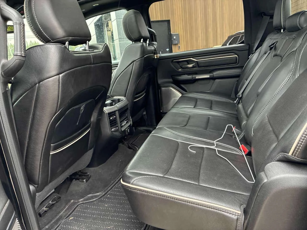 Dodge RAM 1500 Limited/360/Harman Kardon /ОБДУХВАНЕ/ВЪЗДУХ , снимка 12 - Автомобили и джипове - 54562549