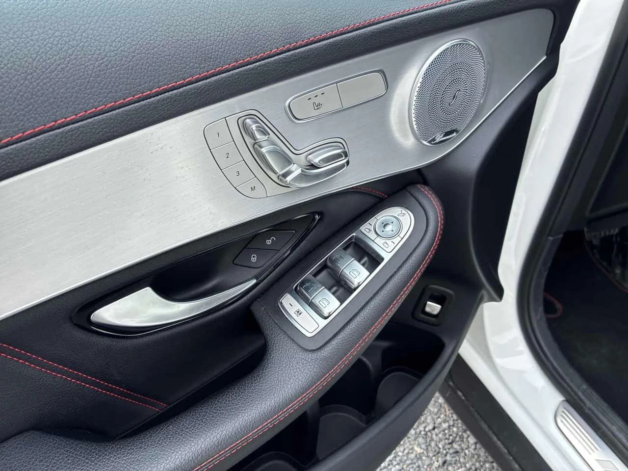 Mercedes-Benz GLC 43 AMG BURMESTER * PANO * KEYLESS * 360 * CARFAX, снимка 11 - Автомобили и джипове - 54858444