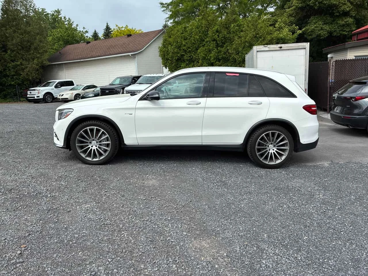 Mercedes-Benz GLC 43 AMG BURMESTER * PANO * KEYLESS * 360 * CARFAX, снимка 2 - Автомобили и джипове - 54858444