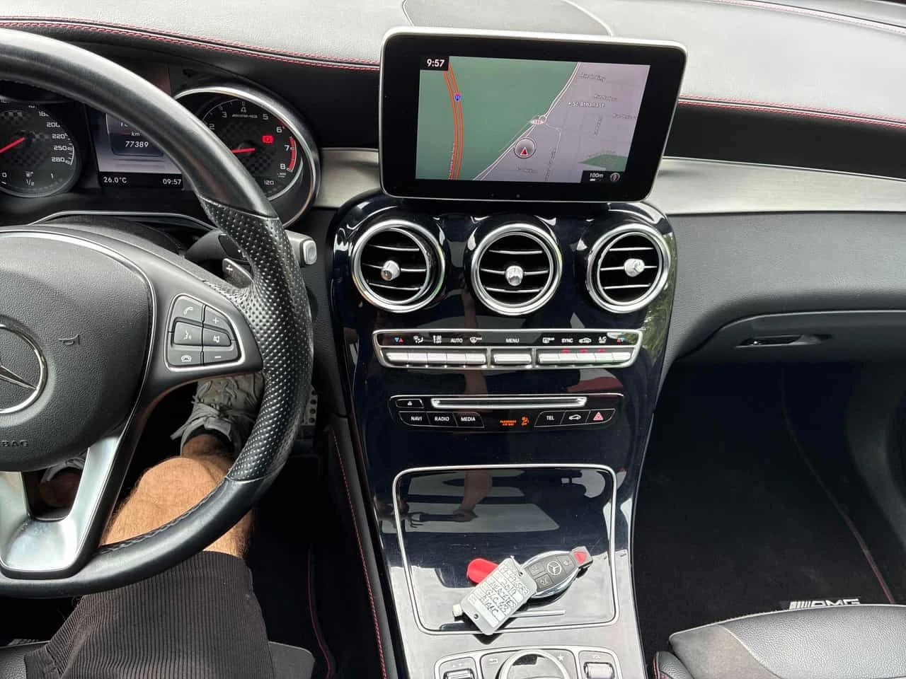 Mercedes-Benz GLC 43 AMG BURMESTER * PANO * KEYLESS * 360 * CARFAX, снимка 9 - Автомобили и джипове - 54858444